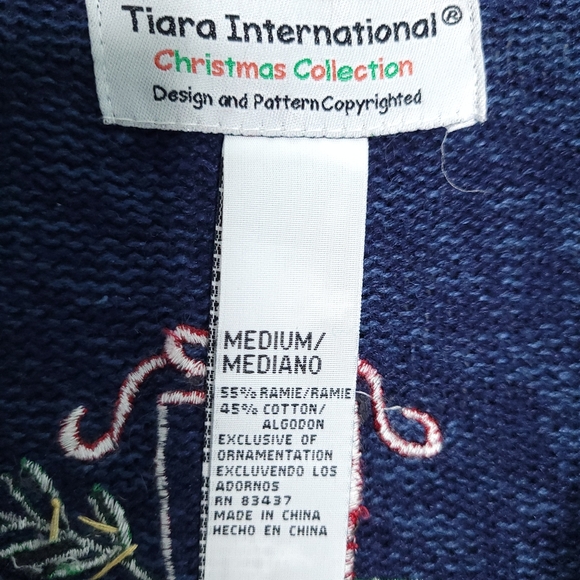 TIARA INTERNATIONAL Christmas Collection Women's Zip Front Cardigan MEDIUM - Picture 2 of 16
